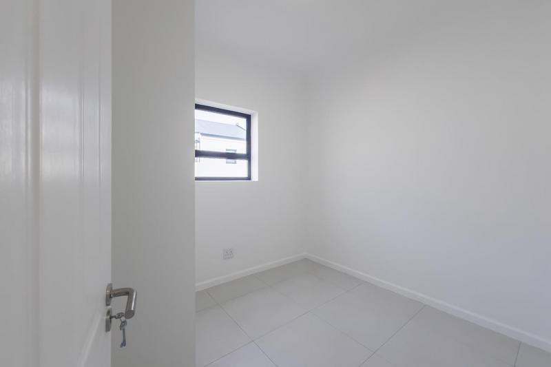 To Let 2 Bedroom Property for Rent in Capri Western Cape